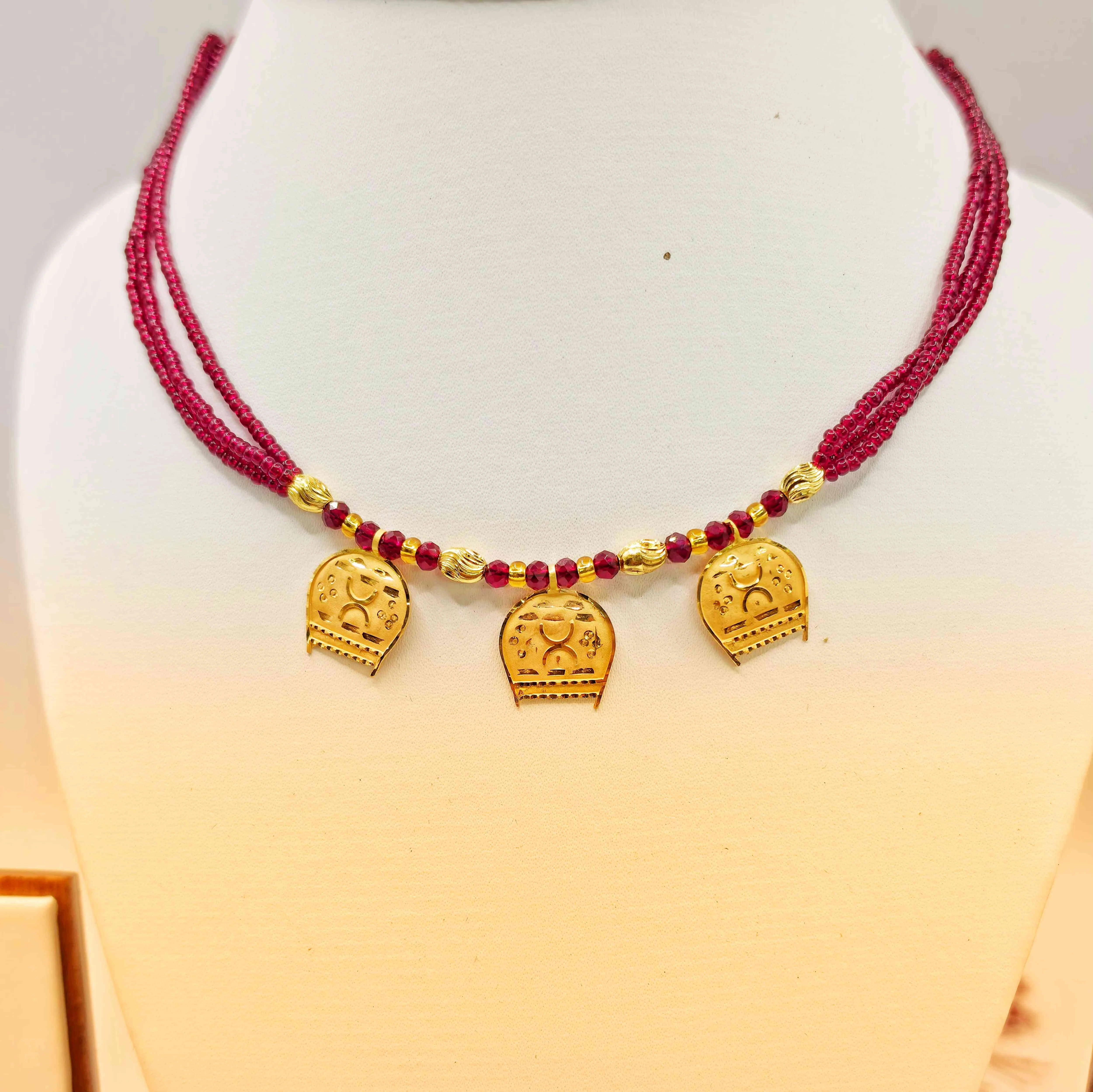 Maroon Shelly 3 Kulo Motif